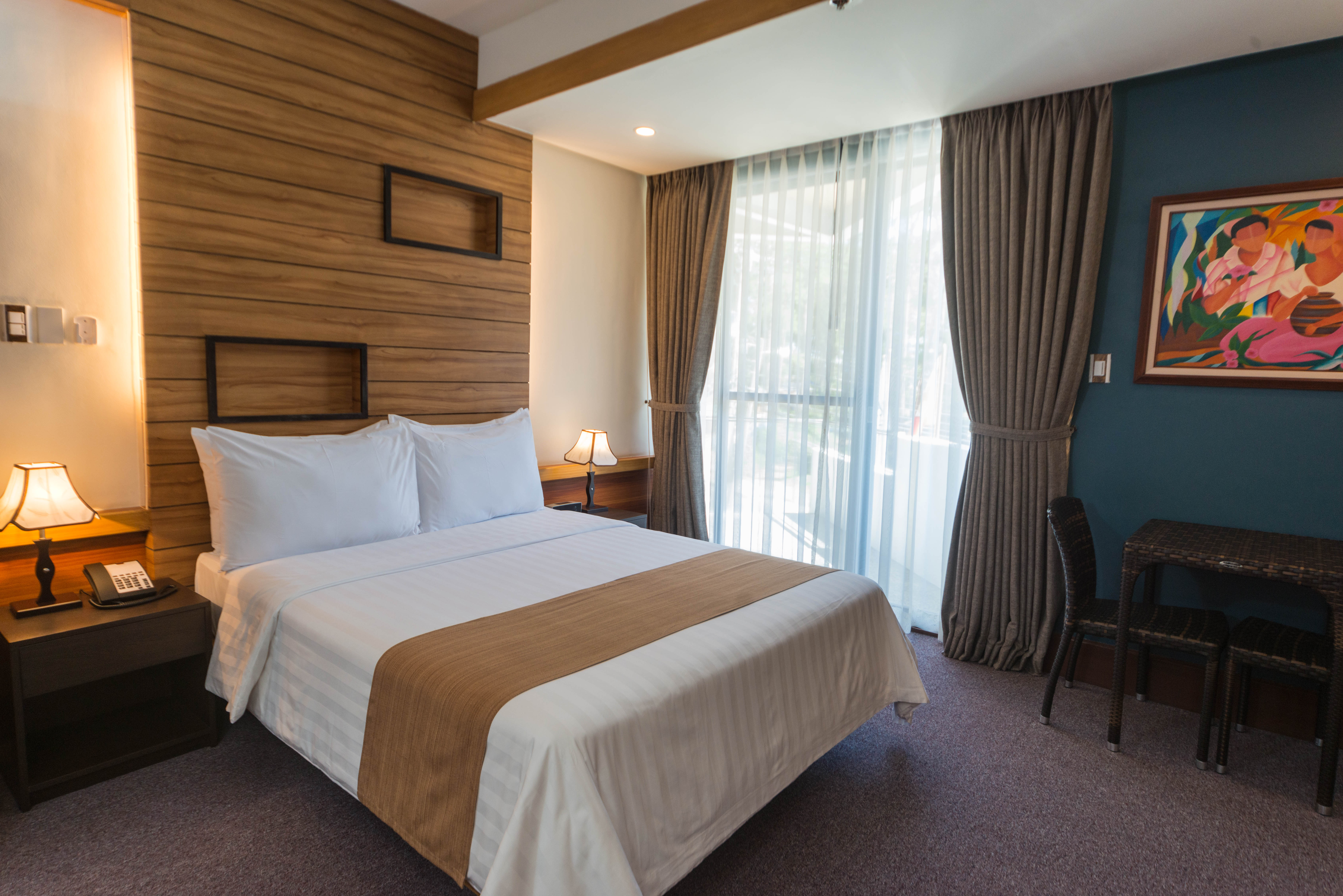 Photo of Grand Sierra Pines Hotel Room
