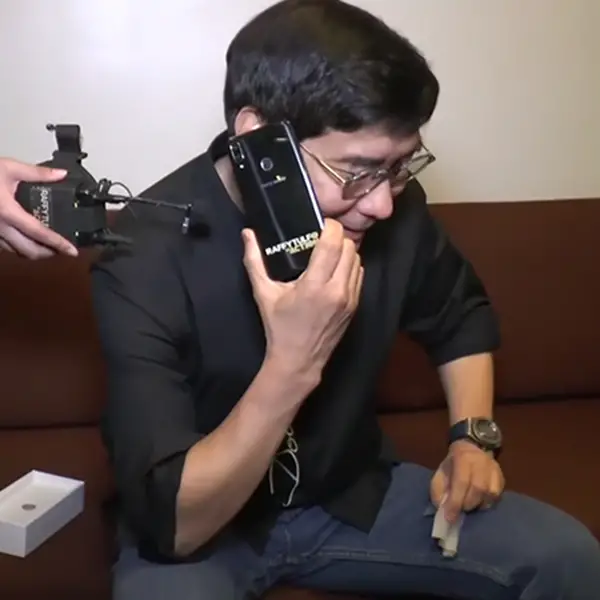 Photo of Raffy Tulfo on the phone, new contact number of Raffy Tulfo in Action