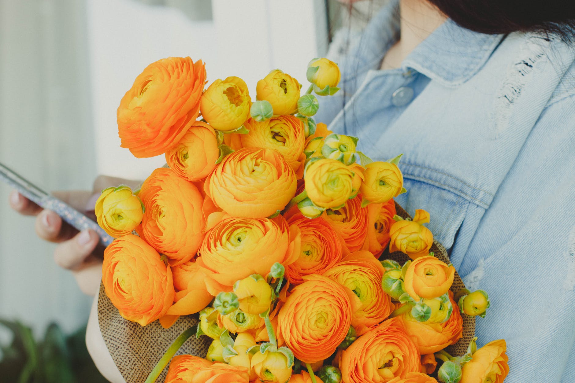 Send Fresh Blooms Online To Your Loved Ones in the Philippines mytourguide.ph