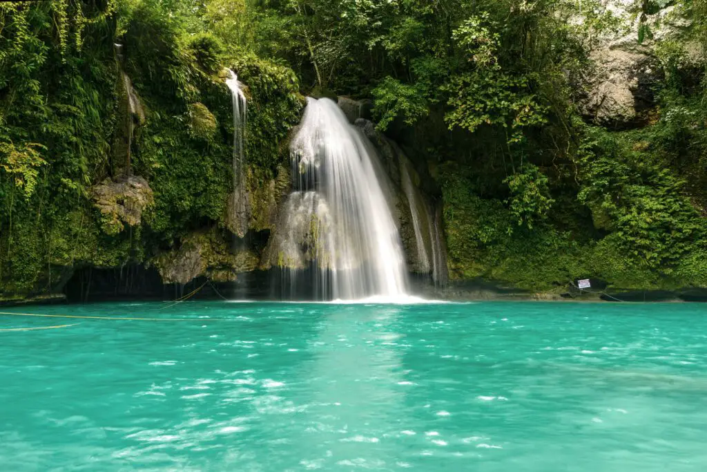 Breathtaking Kawasan Falls in Cebu