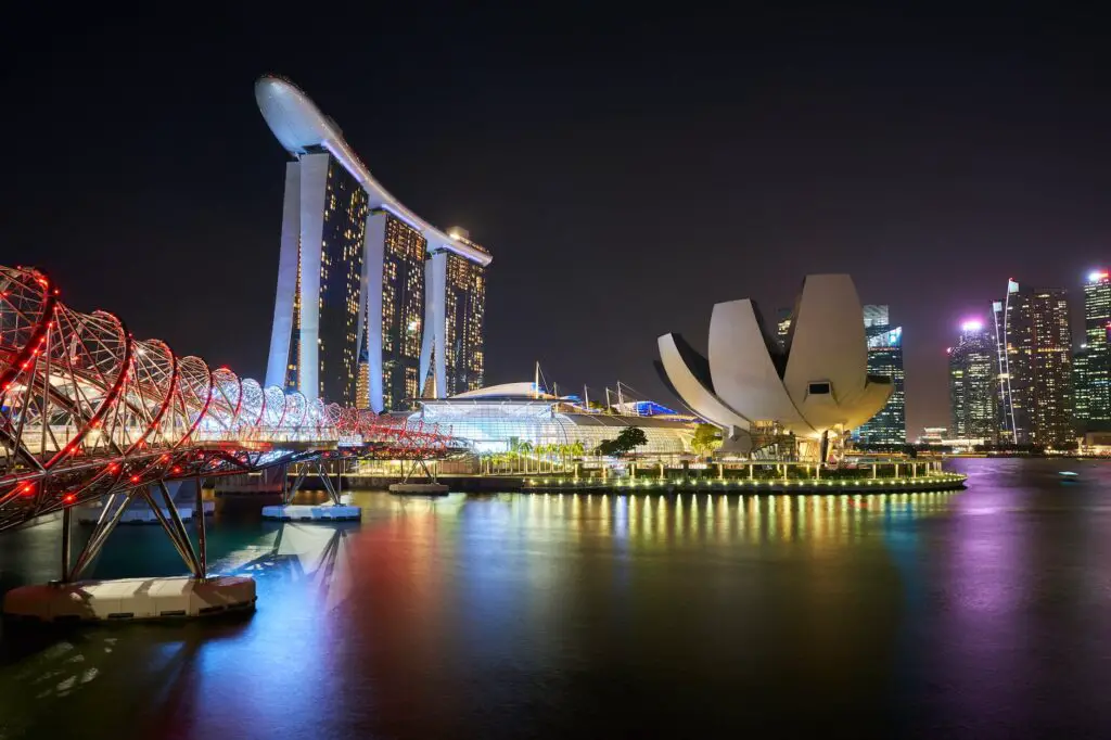 Marina Bay, Singapore - A stunning urban landscape with iconic landmarks.