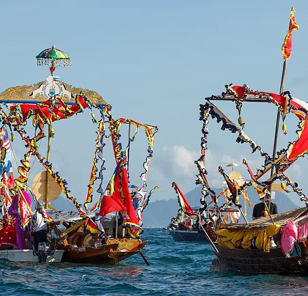 Experience the Colorful Spectacle of Regatta Lepa Festival!